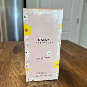 Marc Jacobs Daisy Eau So Fresh perfume - 4.25 Fl Oz